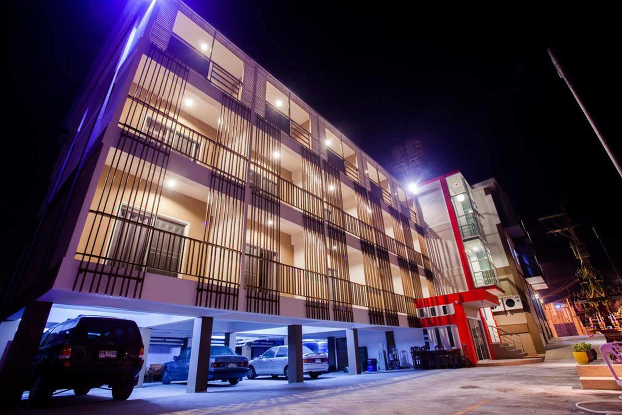 สมายล์ เพลส Hotel เชียงราย ภายนอก รูปภาพ